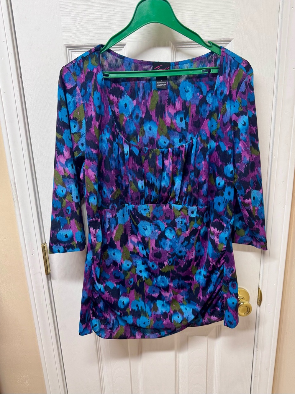 RARE Torrid Abstract Floral Scoop Neck Top – Size 1X 🌸